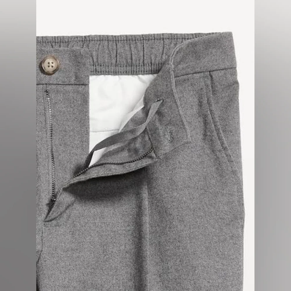 Old Navy Loose Taper Built-In Flex Pleated Chino Pants